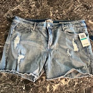 New Seven7 girlfriend,  stretchy, Jean shorts size 16